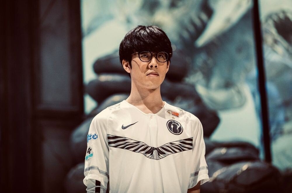 首次将三人 首次将三人