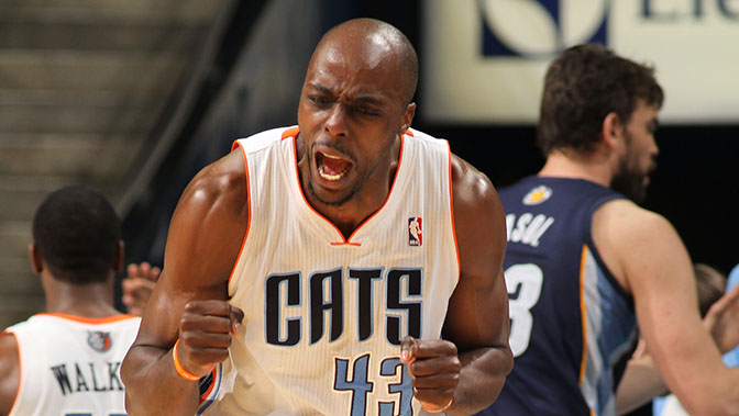 员肩负着巨 员肩负着巨