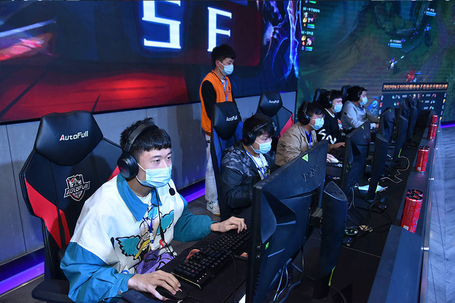 一个看似无 一个看似无